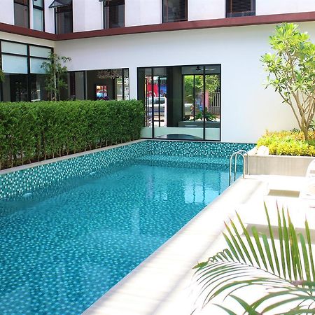 De Ninth Boutique Hotel & Spa พนมเปญ ภายนอก รูปภาพ