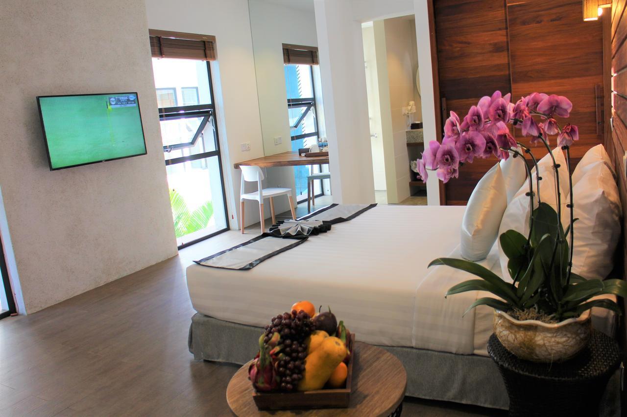 De Ninth Boutique Hotel & Spa พนมเปญ ภายนอก รูปภาพ