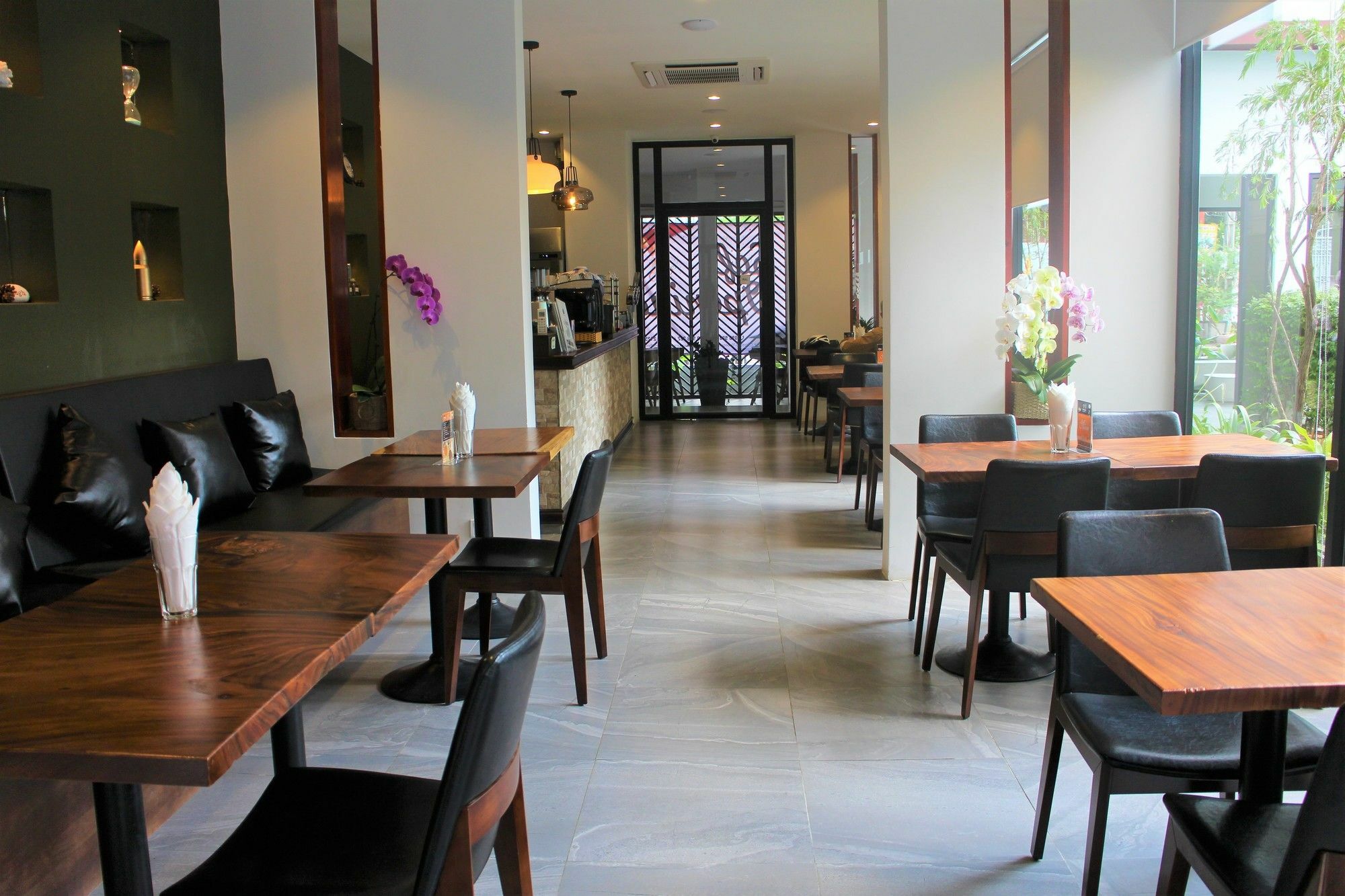 De Ninth Boutique Hotel & Spa พนมเปญ ภายนอก รูปภาพ