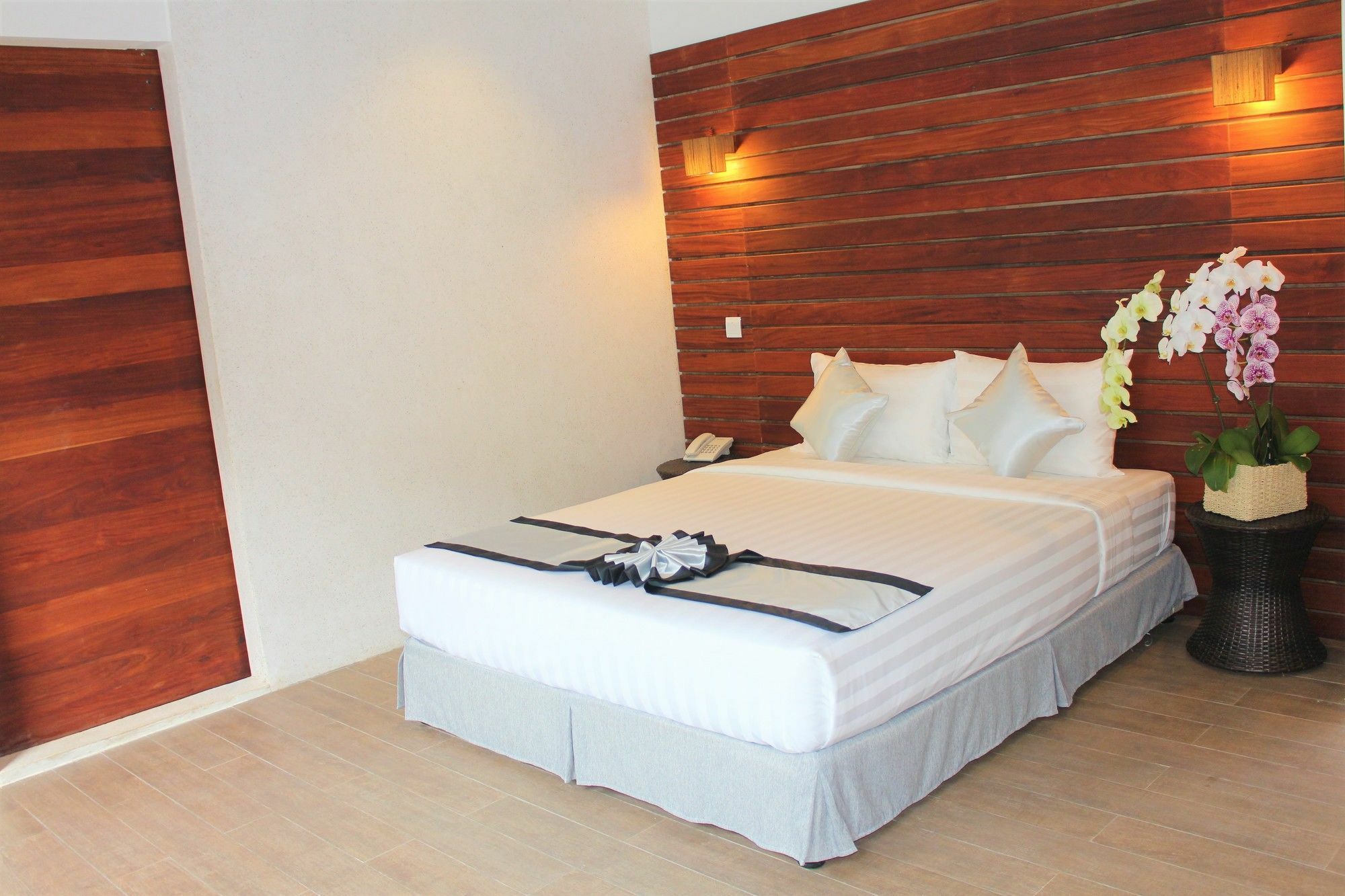 De Ninth Boutique Hotel & Spa พนมเปญ ภายนอก รูปภาพ