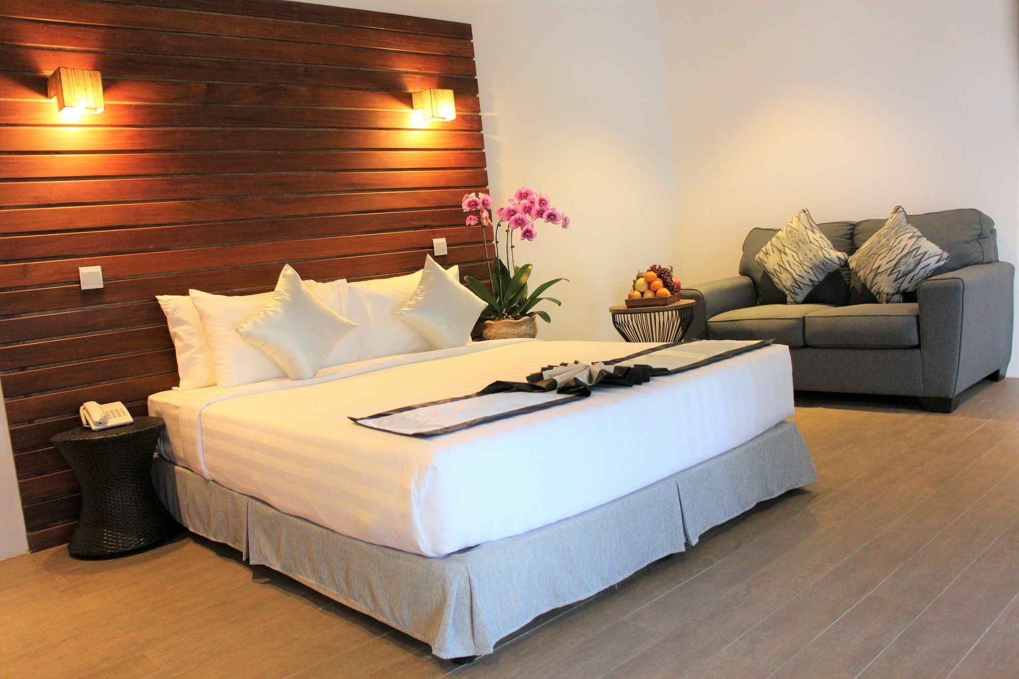 De Ninth Boutique Hotel & Spa พนมเปญ ภายนอก รูปภาพ