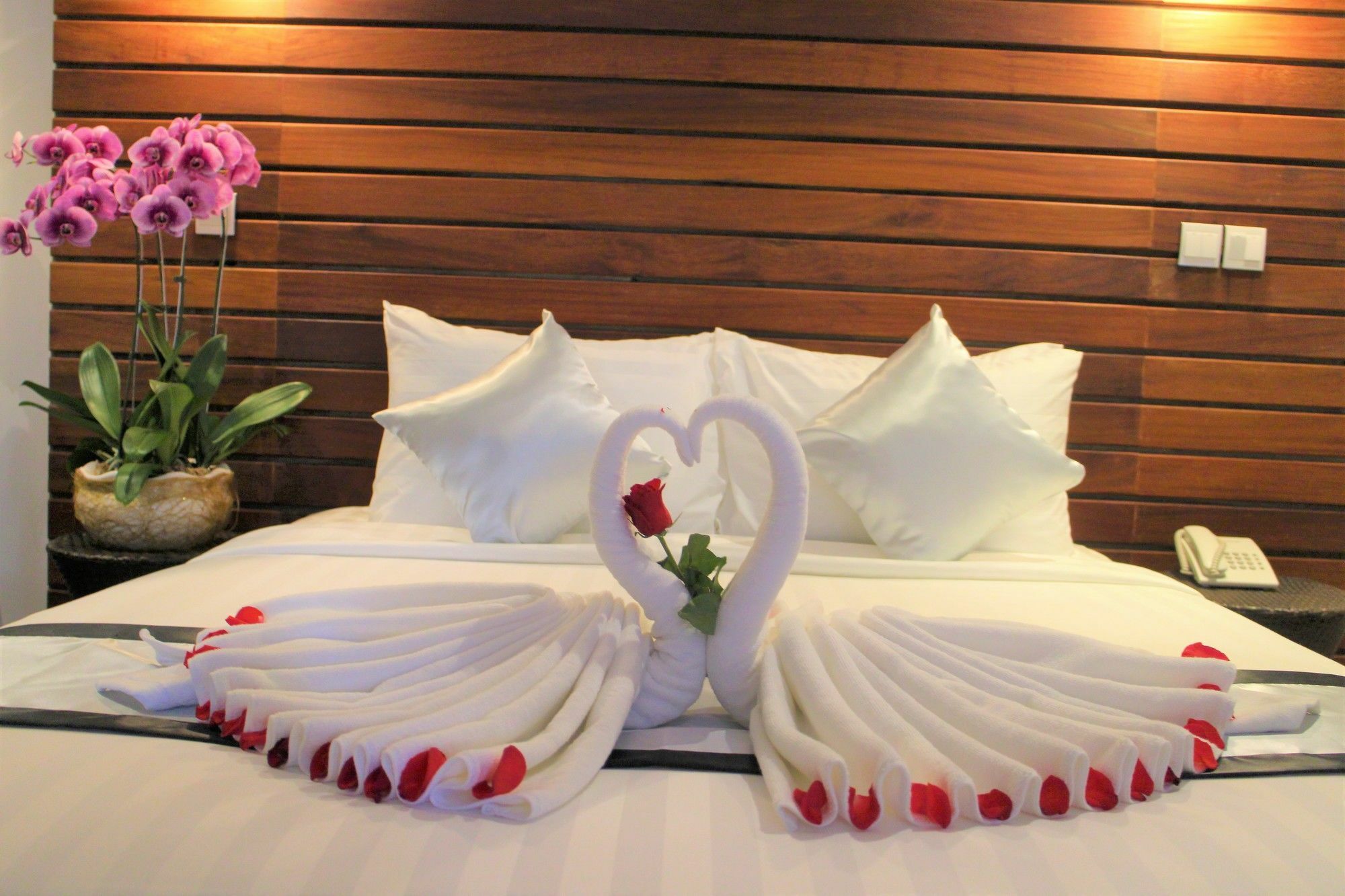 De Ninth Boutique Hotel & Spa พนมเปญ ภายนอก รูปภาพ