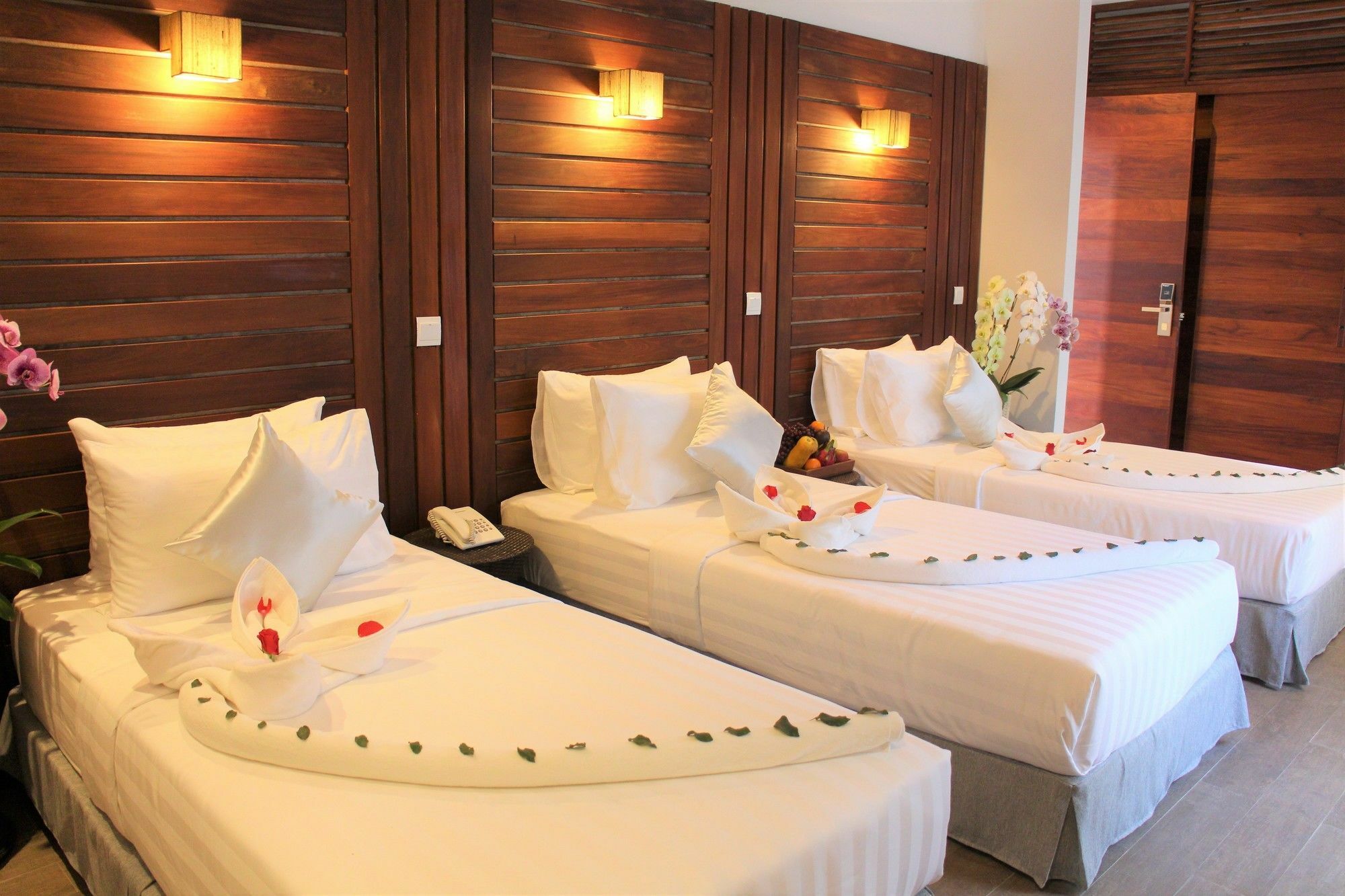 De Ninth Boutique Hotel & Spa พนมเปญ ภายนอก รูปภาพ
