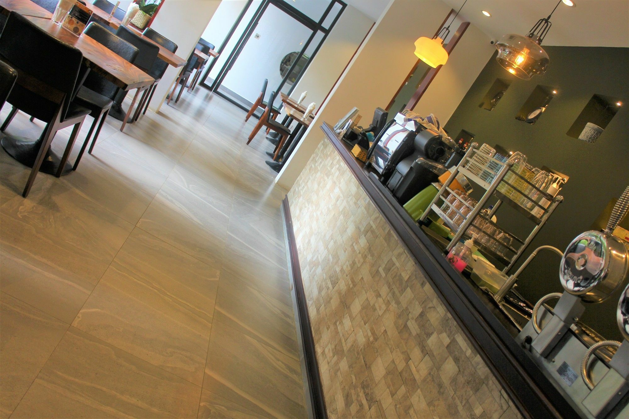 De Ninth Boutique Hotel & Spa พนมเปญ ภายนอก รูปภาพ